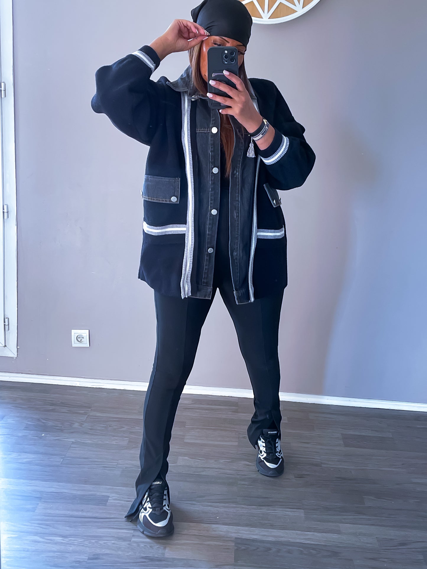 Gilet noir et jean