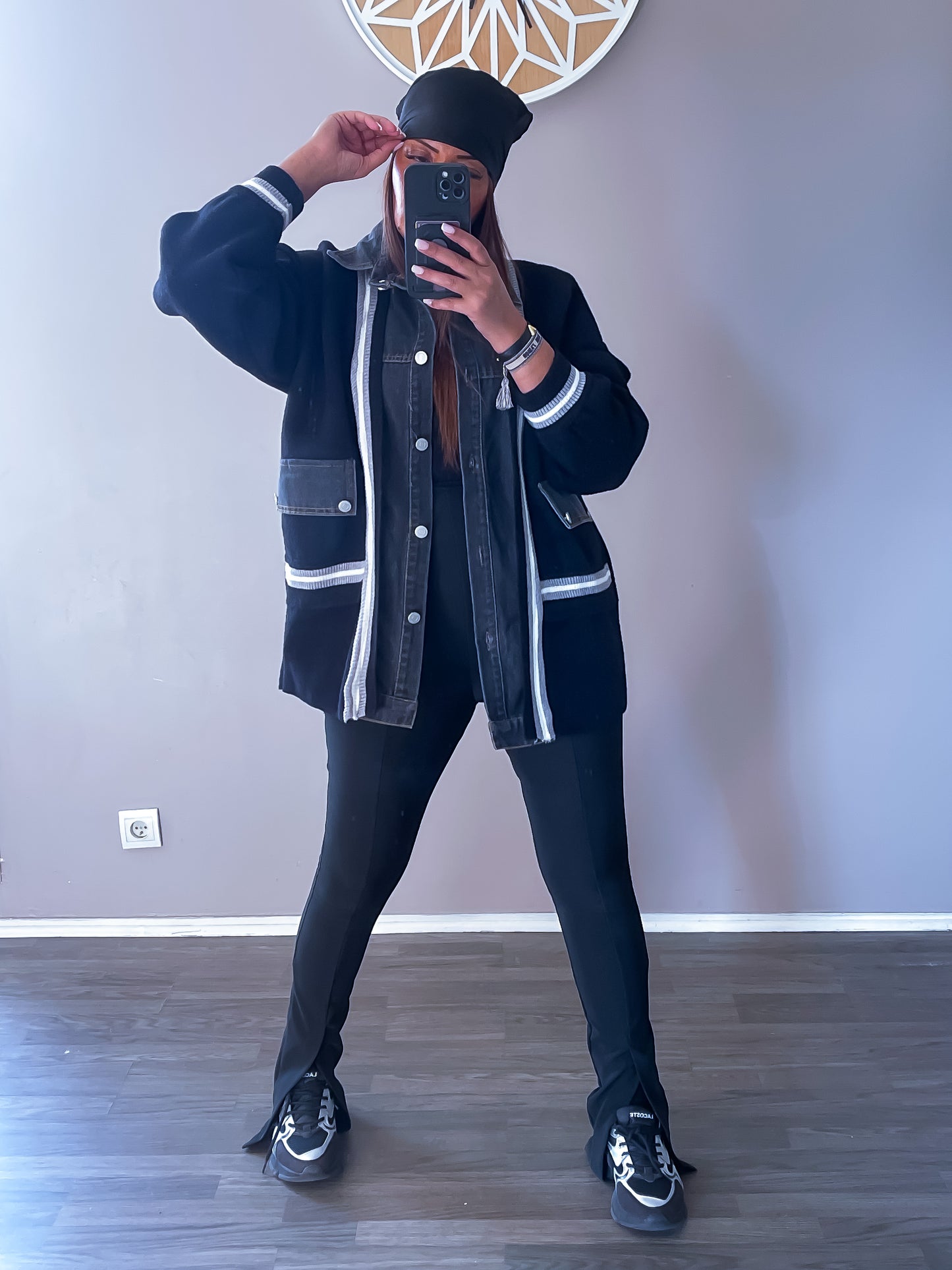 Gilet noir et jean
