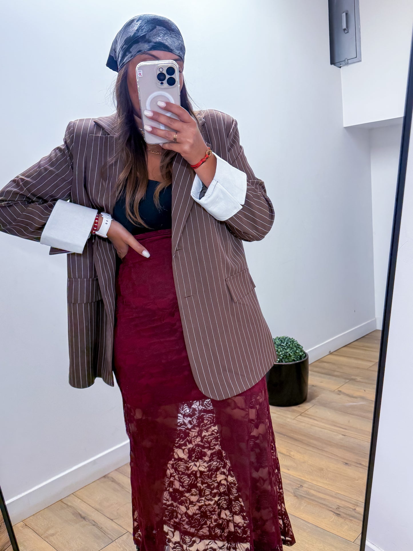 Jupe dentelle ELEA STRUCTURE bordeaux - Mûzâ paris