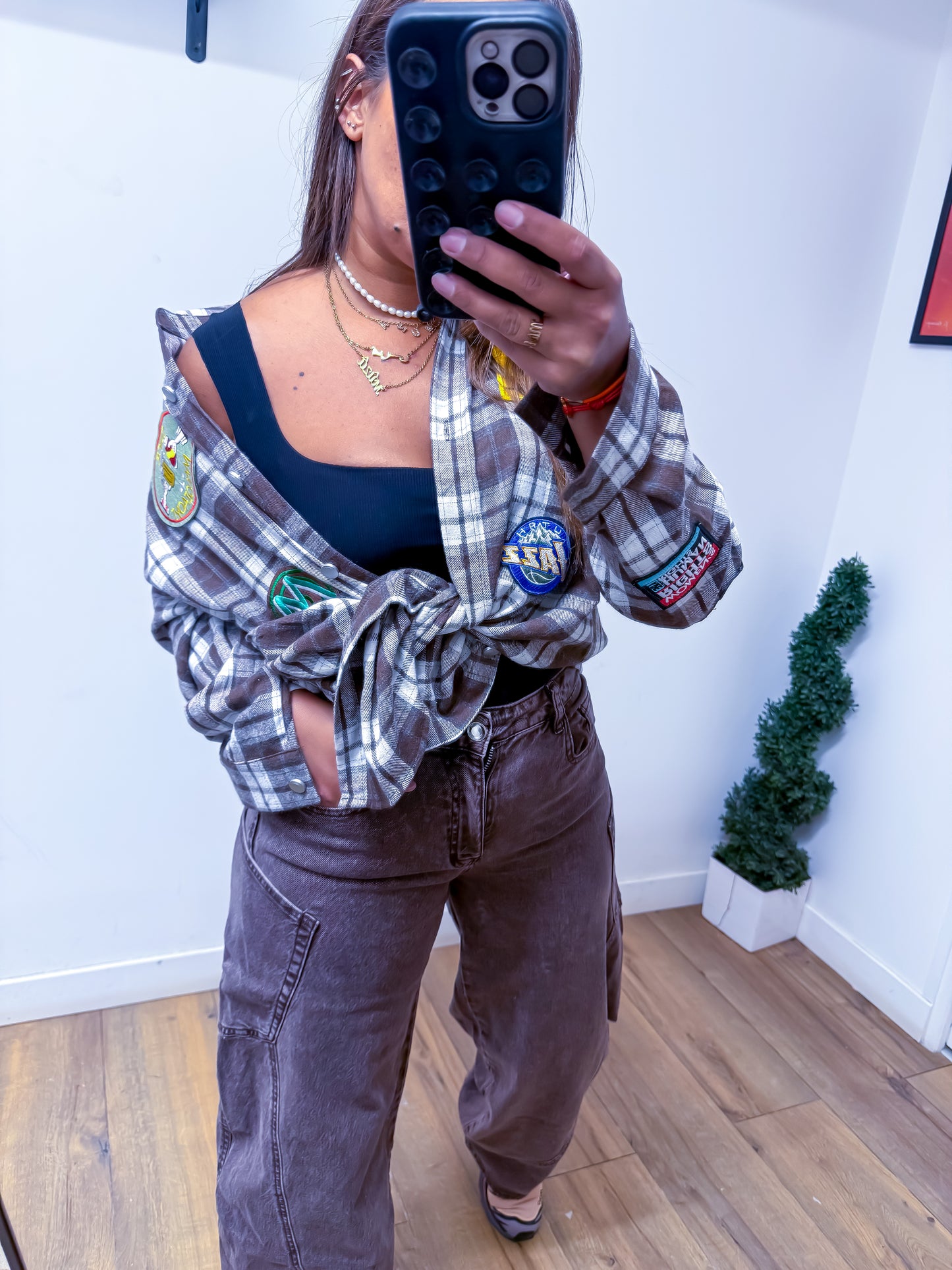 Exclusivité Mûzâ - Chemise à Carreaux Marron avec Badges