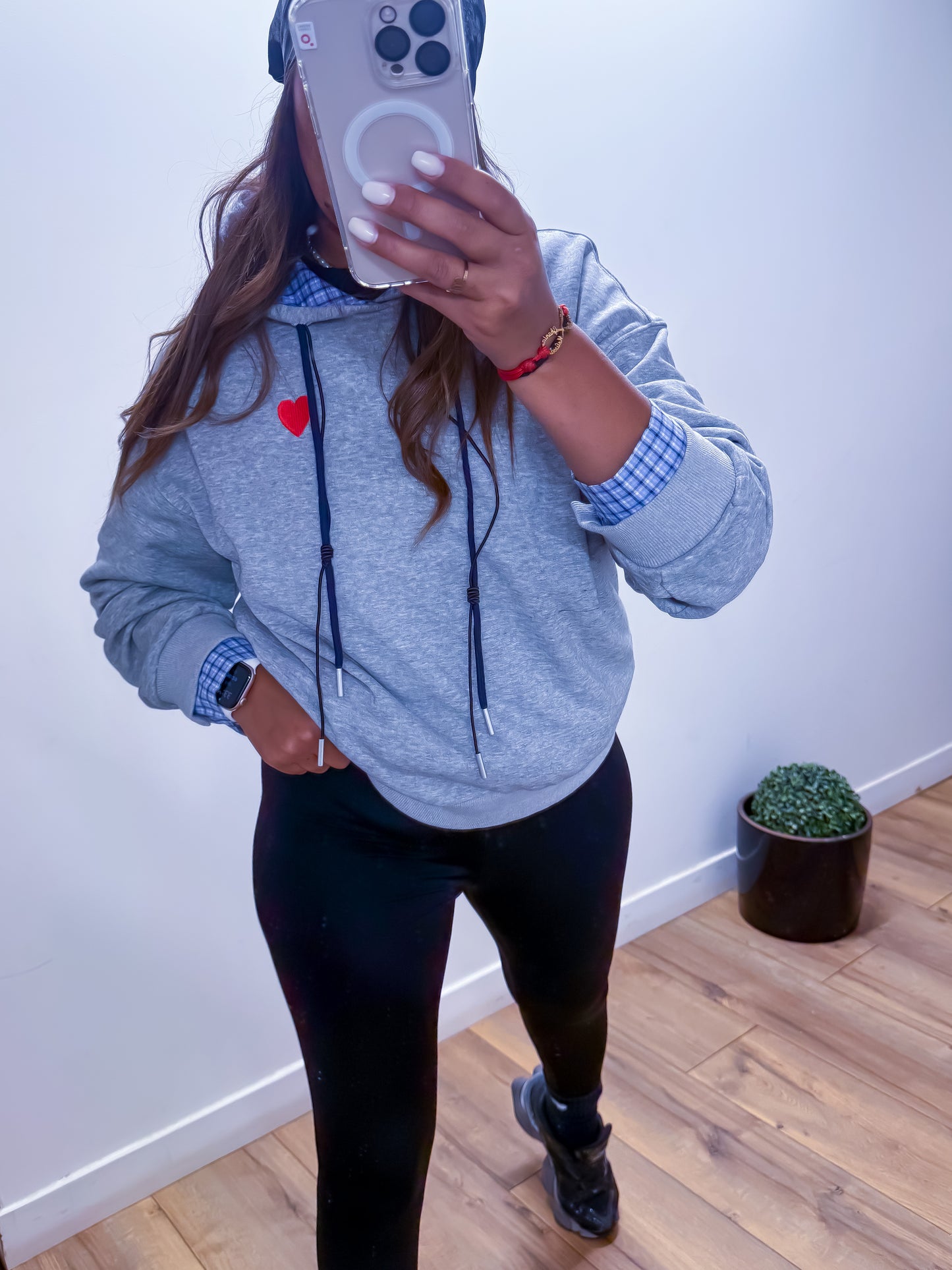 Pull à capuche AMY gris avec chemise intégrée - EXCLUSIVITÉ Mûzâ paris