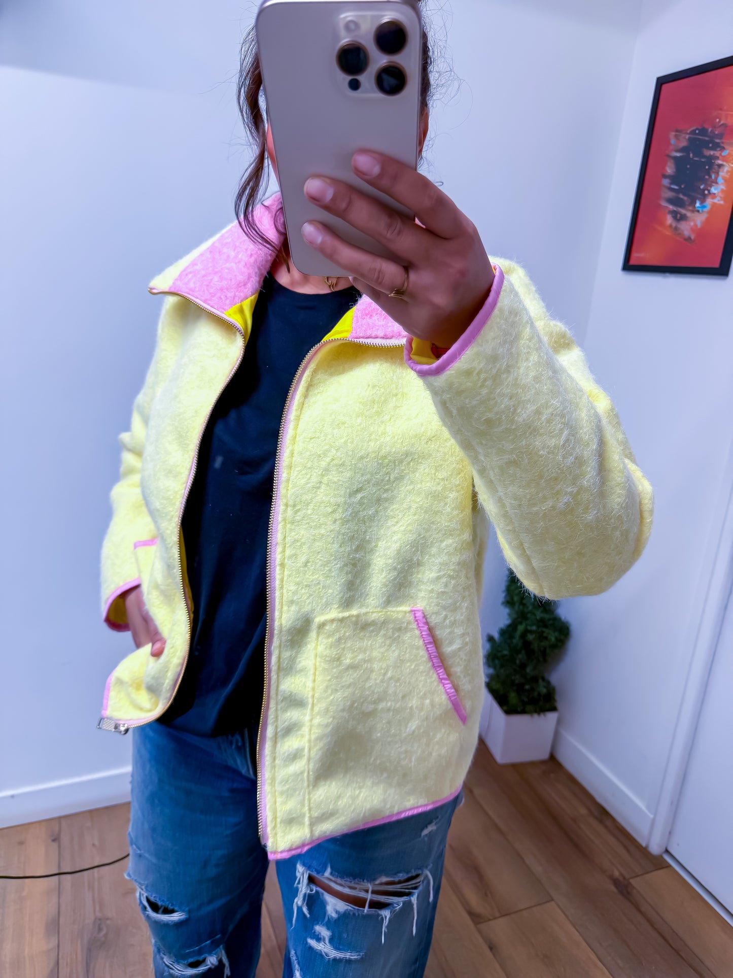 Veste jaune Détails Roses