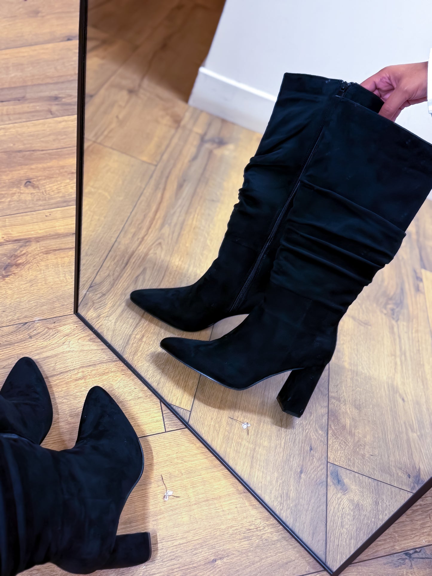 Bottes Hautes en Daim Plissées - Talon 8cm