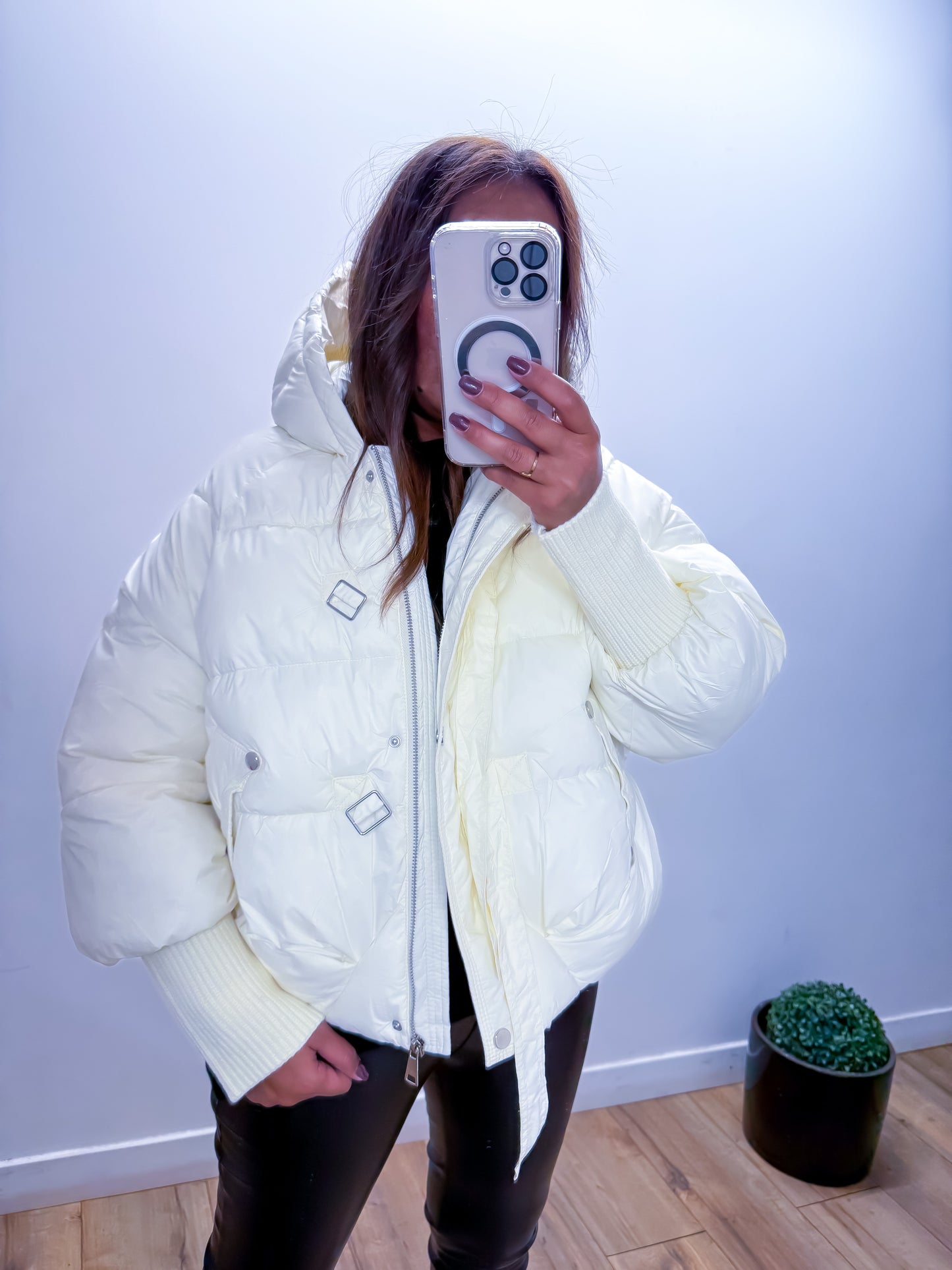 Doudoune courte à capuche blanche - exclusivité Mûzâ -