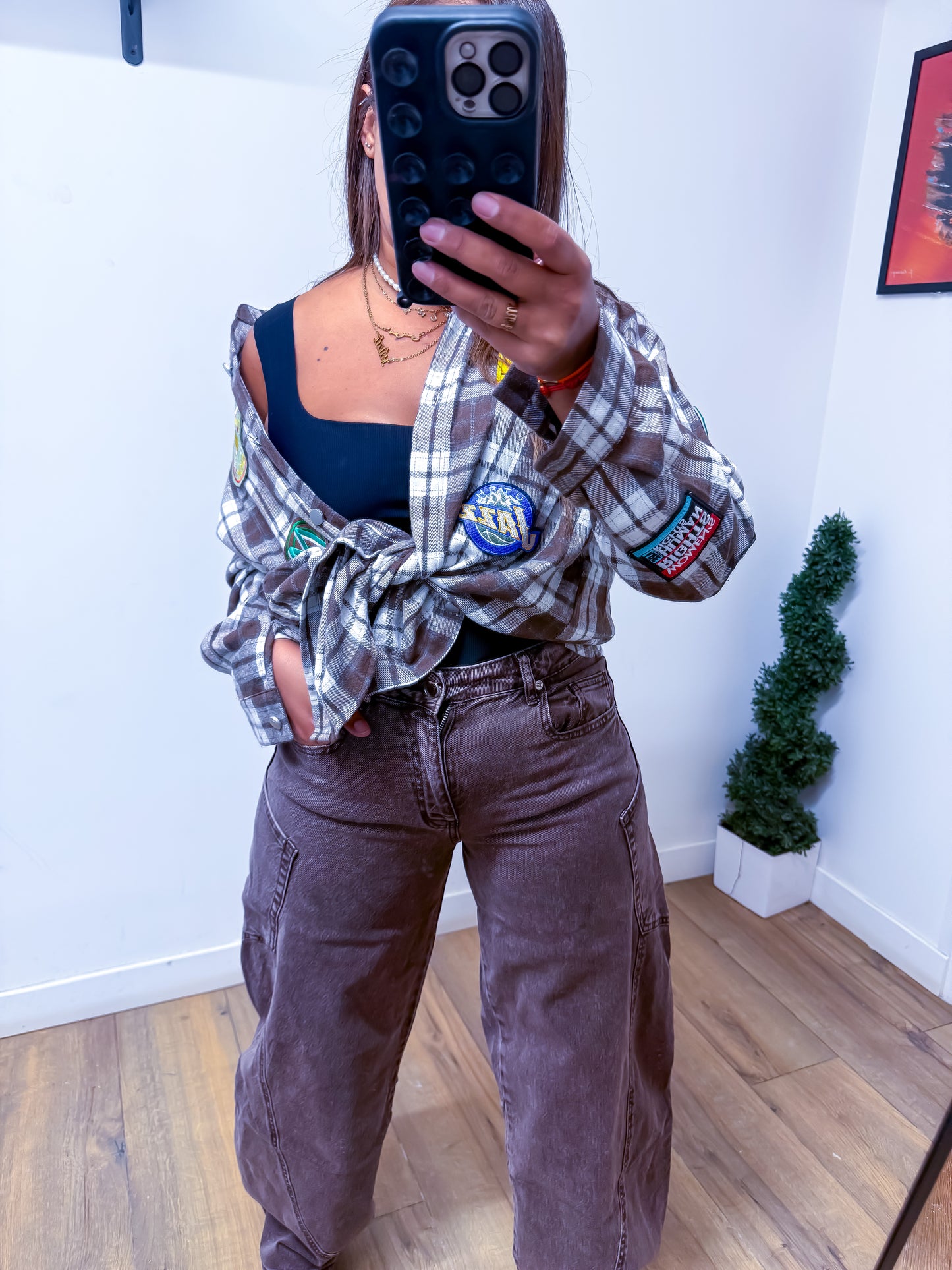 Exclusivité Mûzâ - Chemise à Carreaux Marron avec Badges