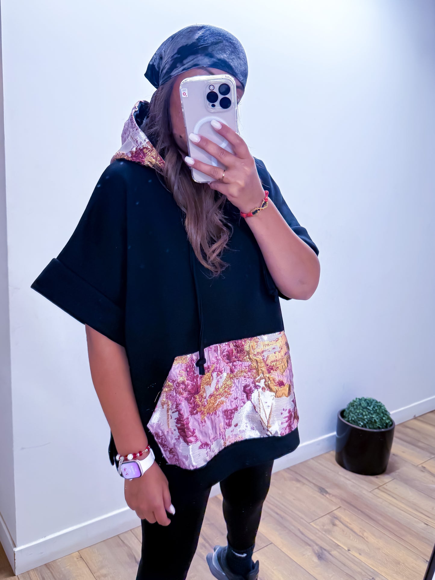 Pull à capuche TAZ noir - Mûzâ paris