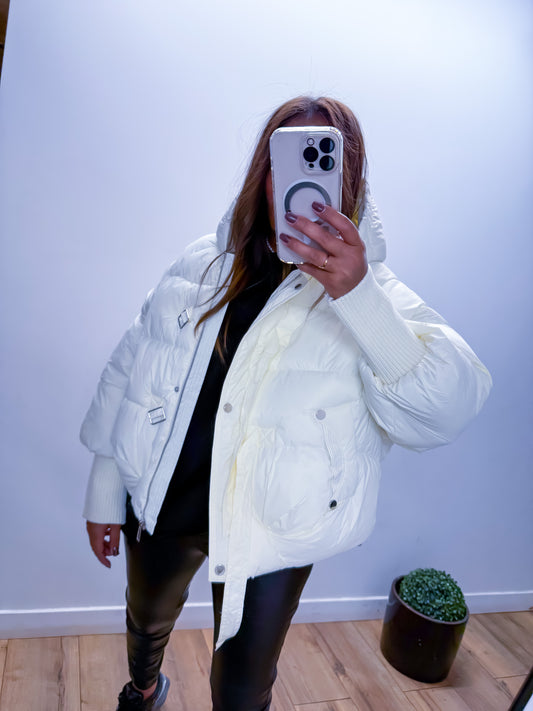 Doudoune courte à capuche blanche - exclusivité Mûzâ -