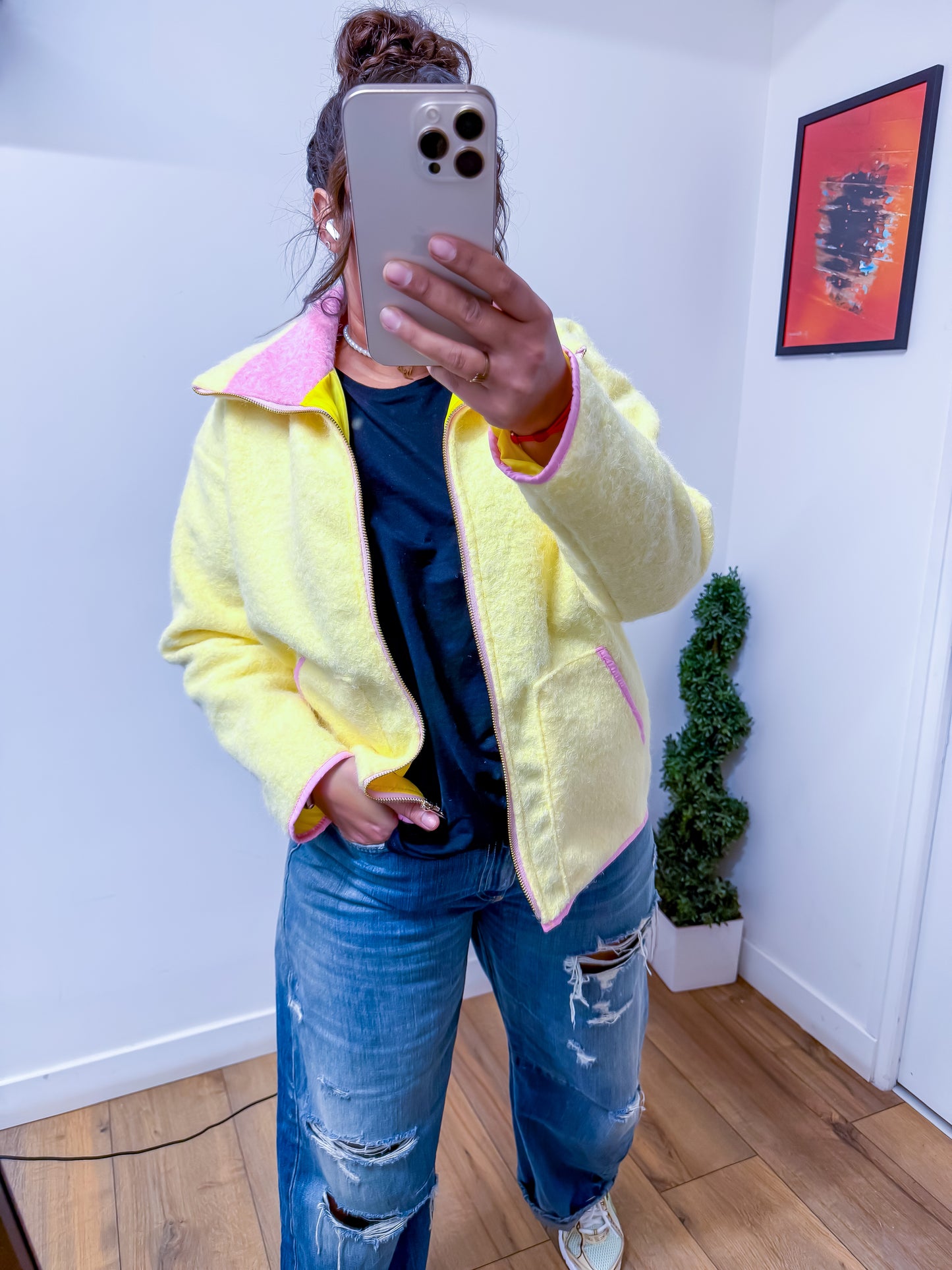 Veste jaune Détails Roses