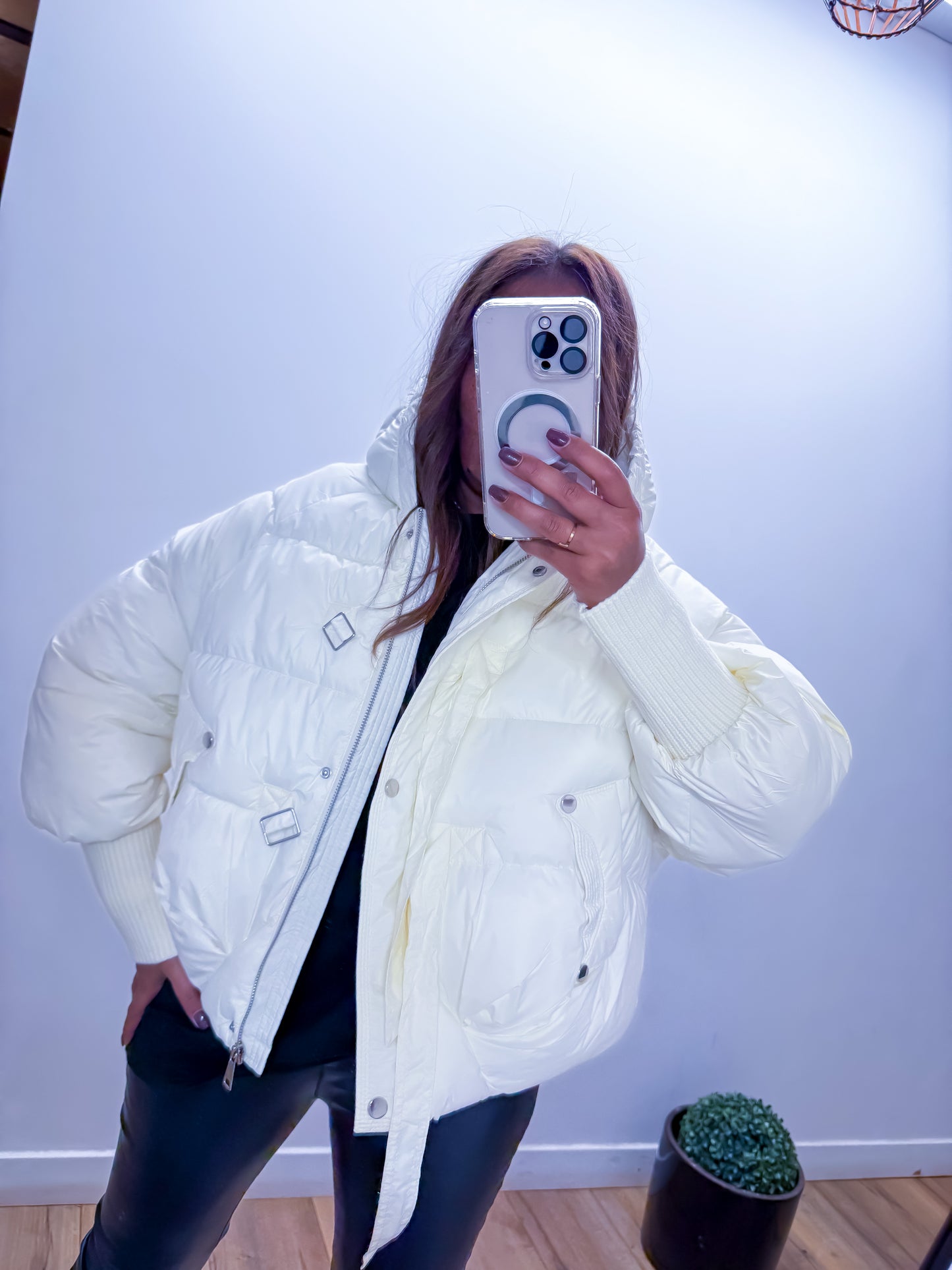 Doudoune courte à capuche blanche - exclusivité Mûzâ -