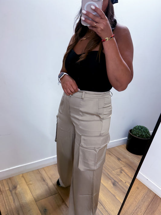 Pantalon SATINÉE CARGO nude - Mûzâ paris