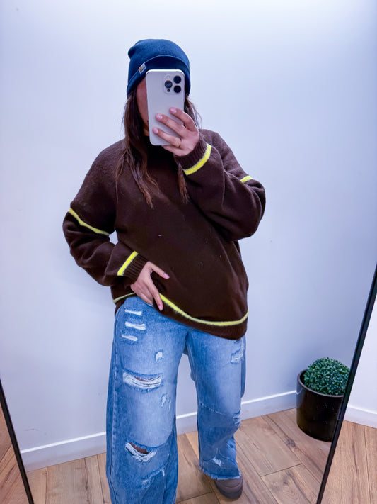Pull Oversized Marron Contour Jaune